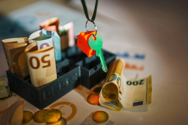 What are the best strategies for financing UK real estate investments?